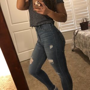 Hollister Ultra High-Rise Jean Legging